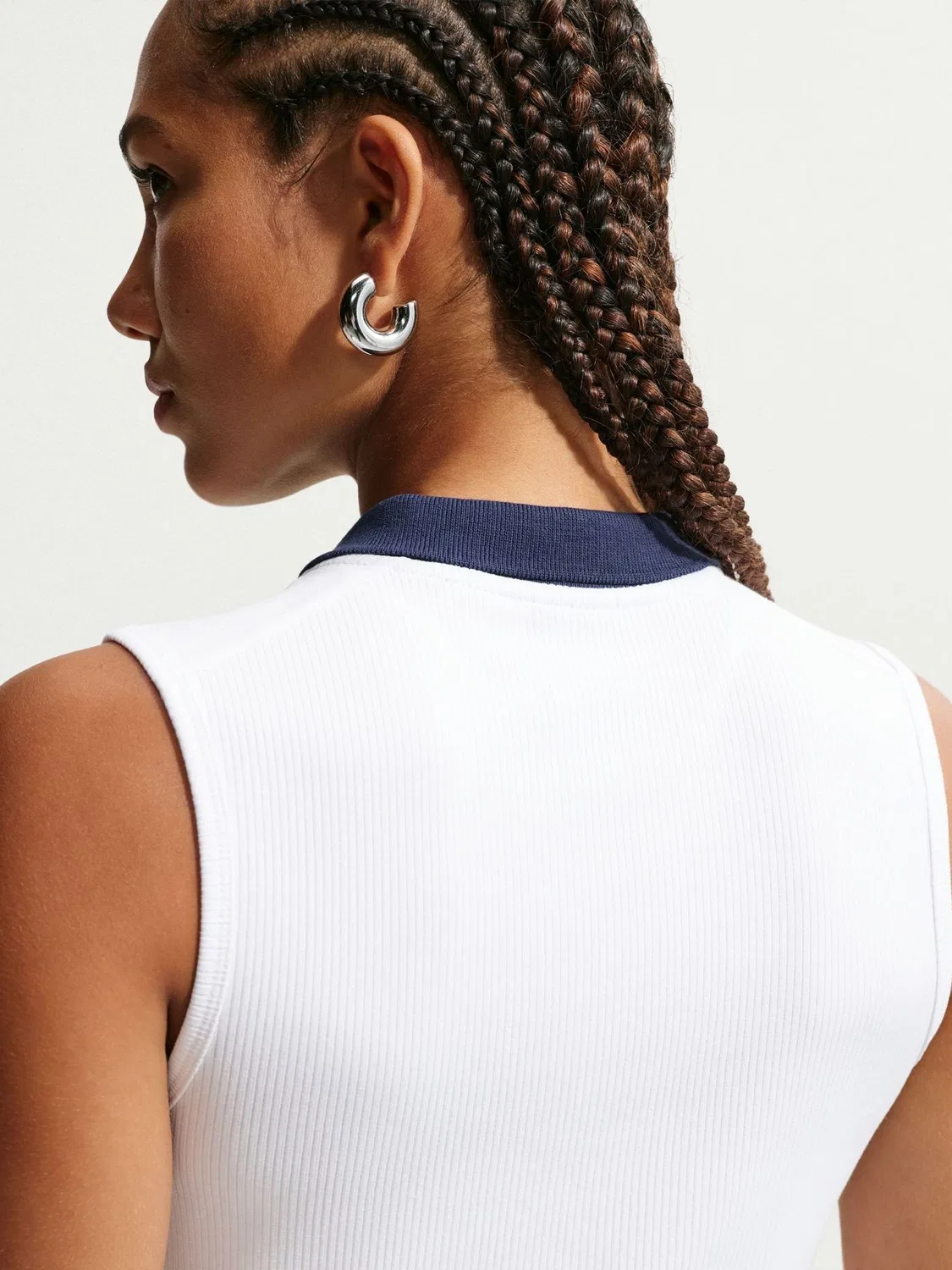 Топ Nike Sportswear, облегающий, белый — фото 4