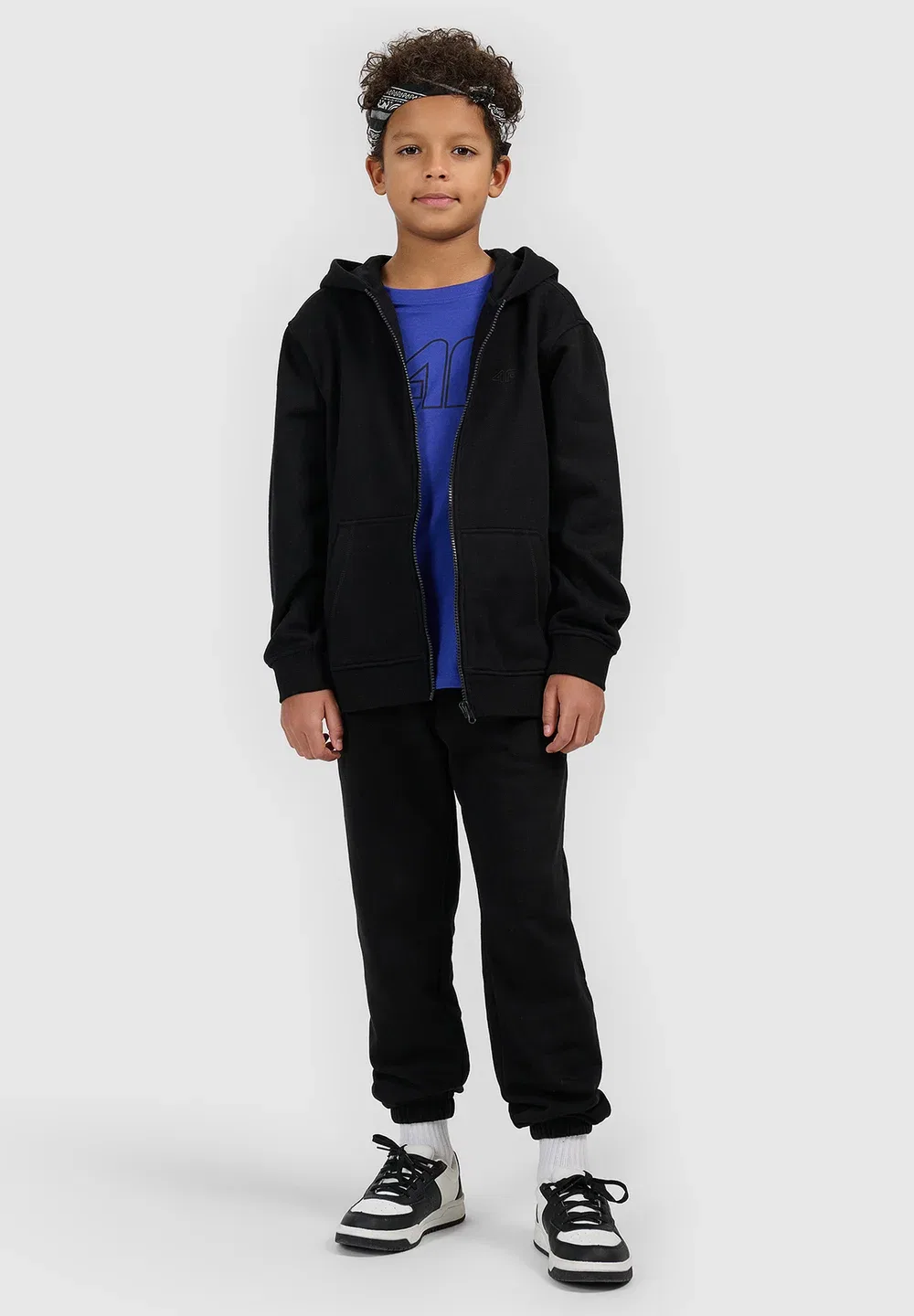Bluza dresowa rozpinana z kapturem chłopięca - czarna 122 (6-7 лат) - толстовка на молнии 4F, Deep Black