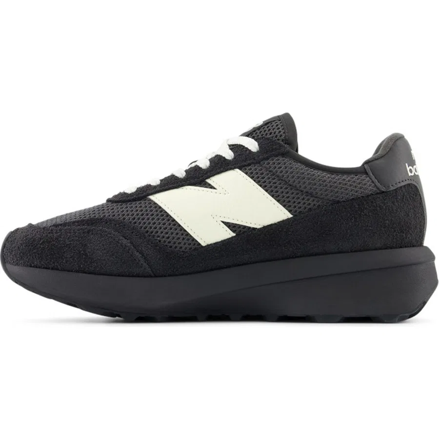 Кроссовки повседневные с шнуровкой New Balance 370, Черный — фото 2
