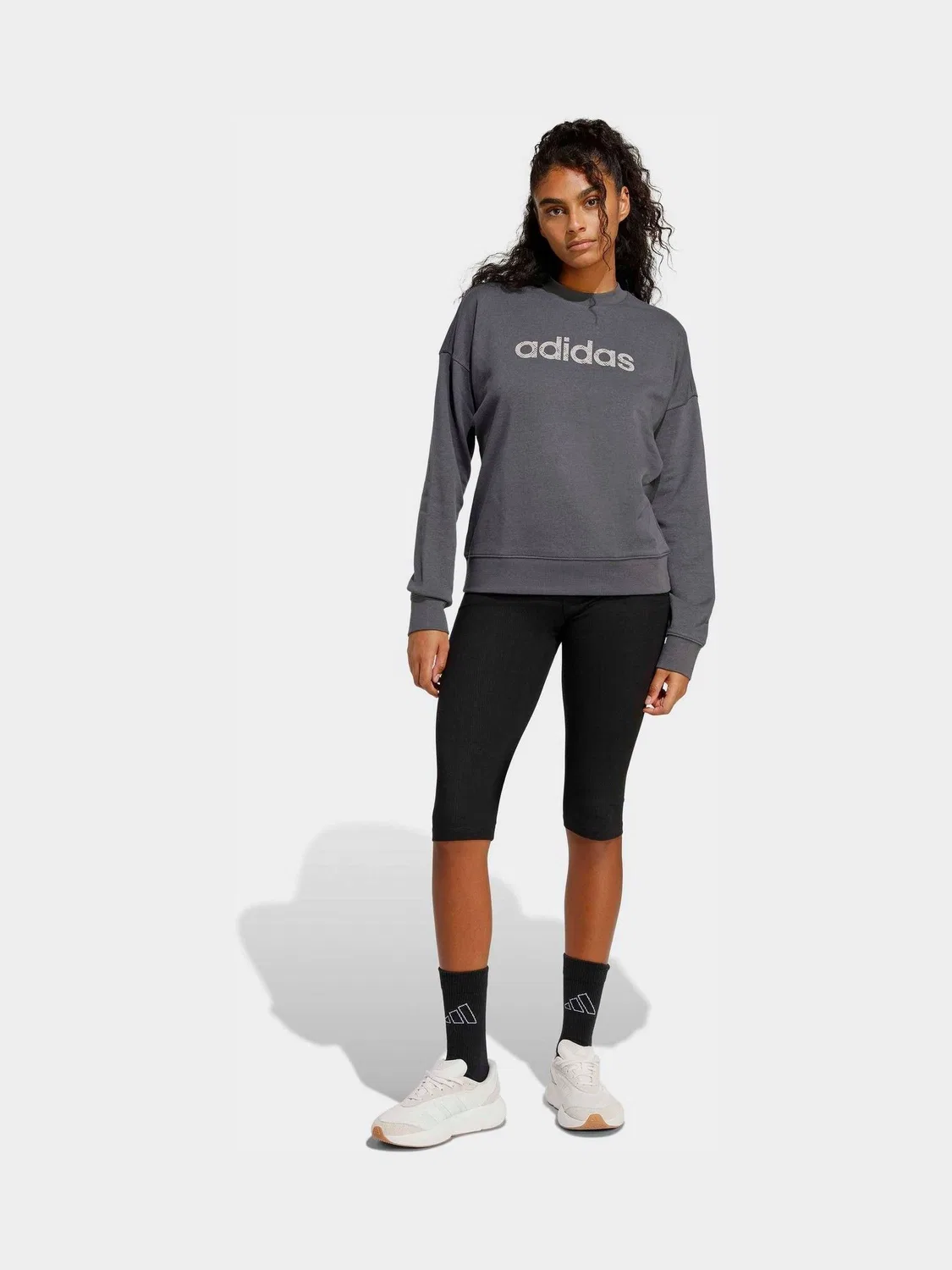 Леггинсы капри ребристые Seasonal Essentials adidas, черный — фото 3