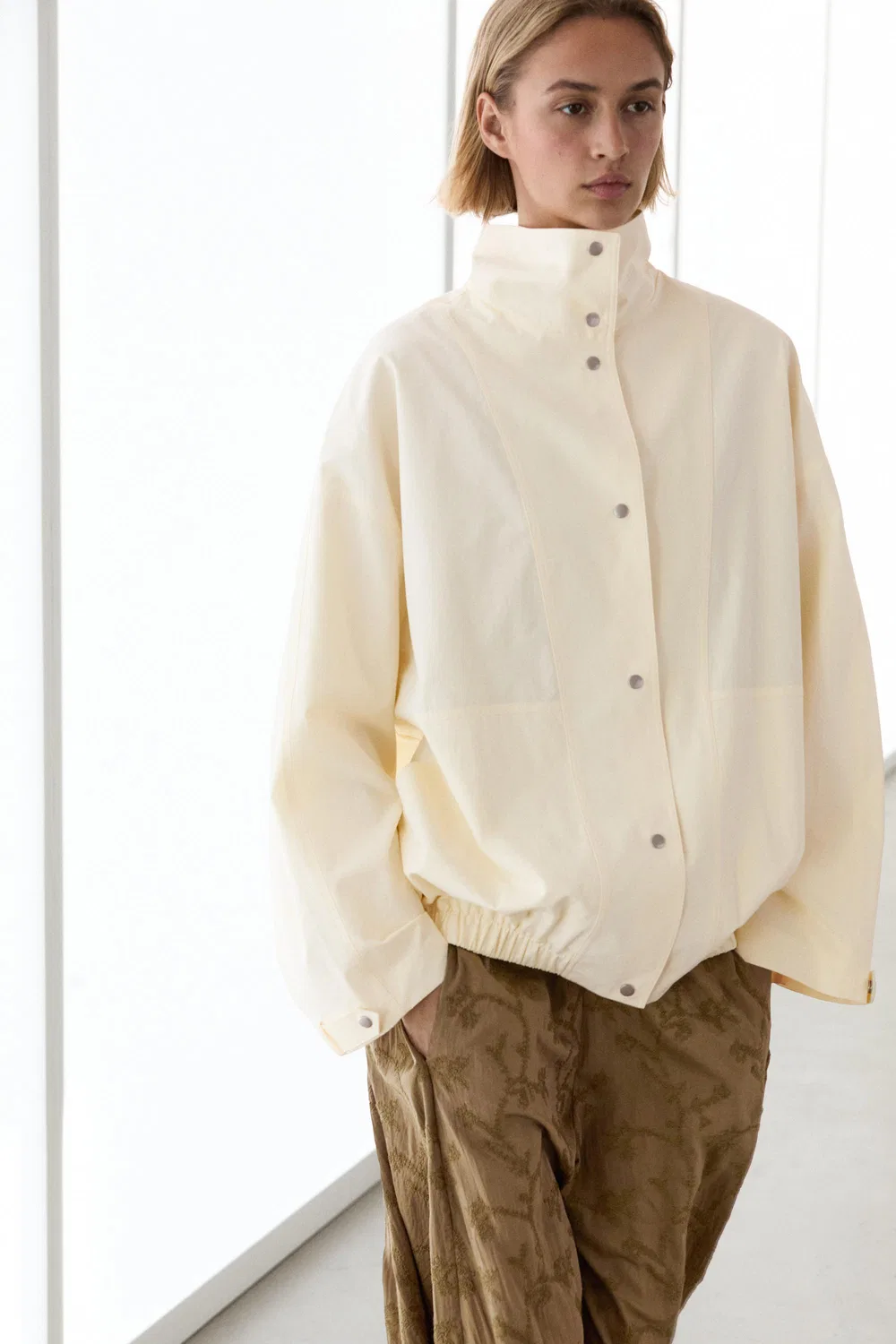 Куртка-бомбер Massimo Dutti, объемная куртка, кремовый — фото 2