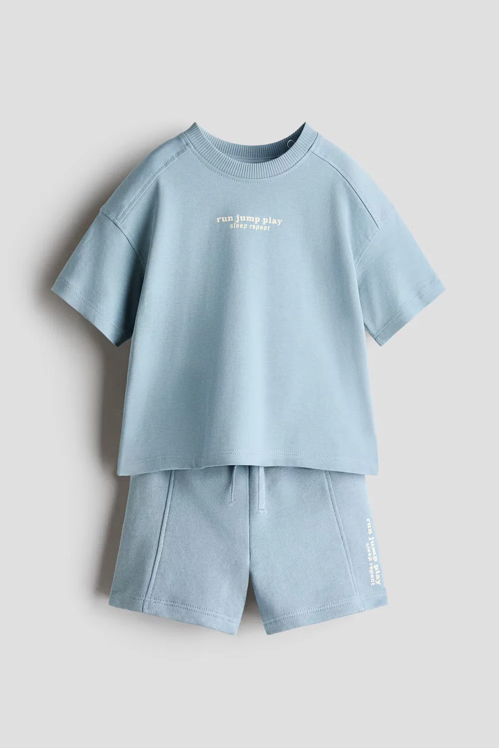 Комплект из двух предметов: футболка и шорты H&M, Helles Mattblau/Run — фото 4