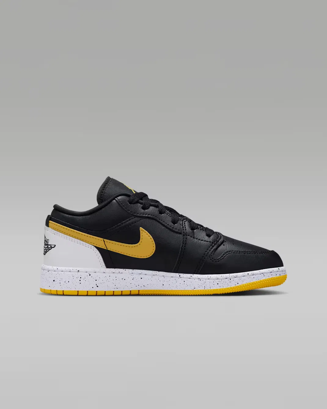 Кроссовки для детей постарше Air Jordan 1 Low, Black/White/Tour Yellow — фото 3