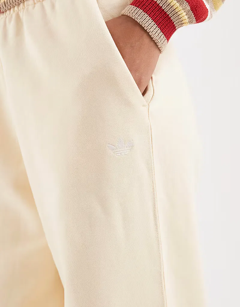 Спортивные брюки Adidas Originals Essential с широкими штанинами, масляно-желтый — фото 4