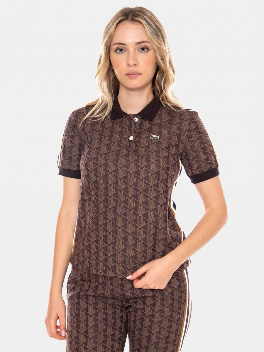 Женский топ-поло LACOSTE 'M/C 9I4 -- Коричневая с логотипом по всей поверхности' коричневого цвета