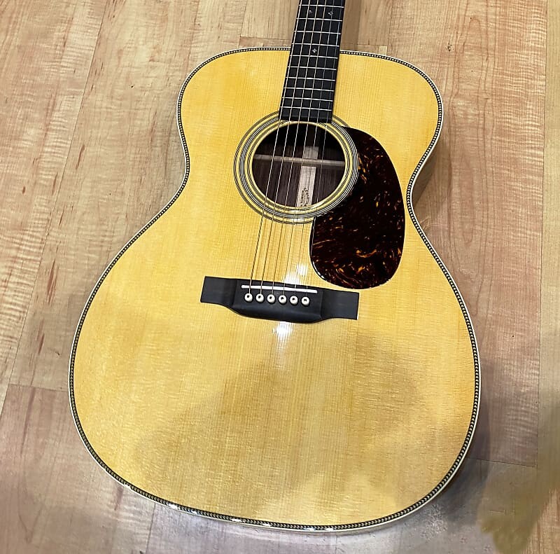 

Акустическая гитара Martin Standard Series 000-28 Серийный номер: 2679499