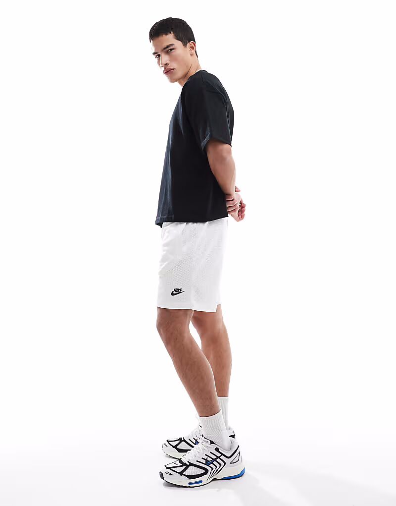 

Сетчатые шорты Nike Club белого цвета