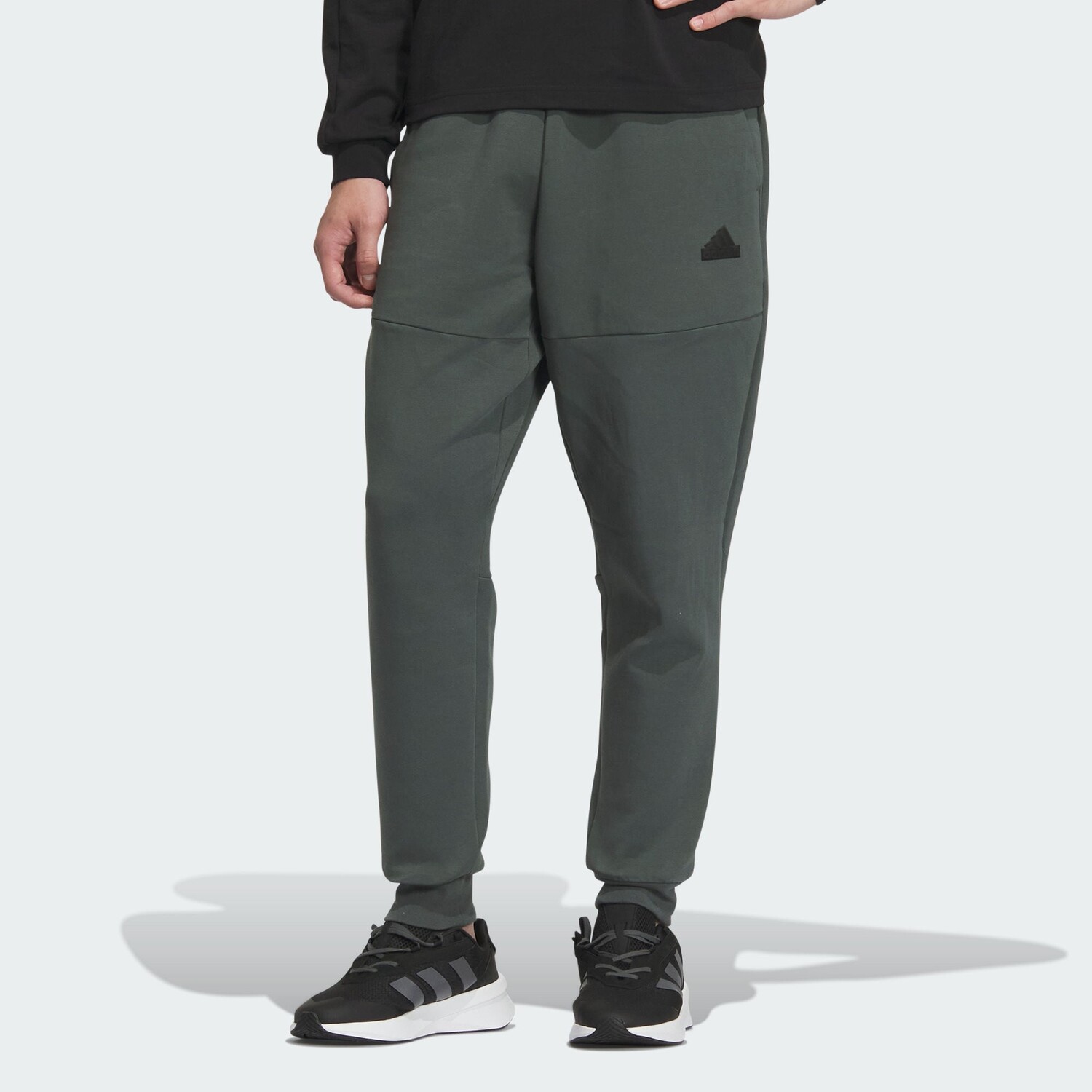 CITY ESCAPE Трикотажные спортивные штаны мужские Ivy Green Adidas, зеленый — фото 2