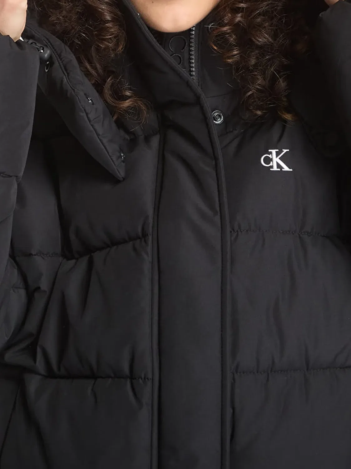 Стеганая пуховая куртка с капюшоном Calvin Klein, черный — фото 3