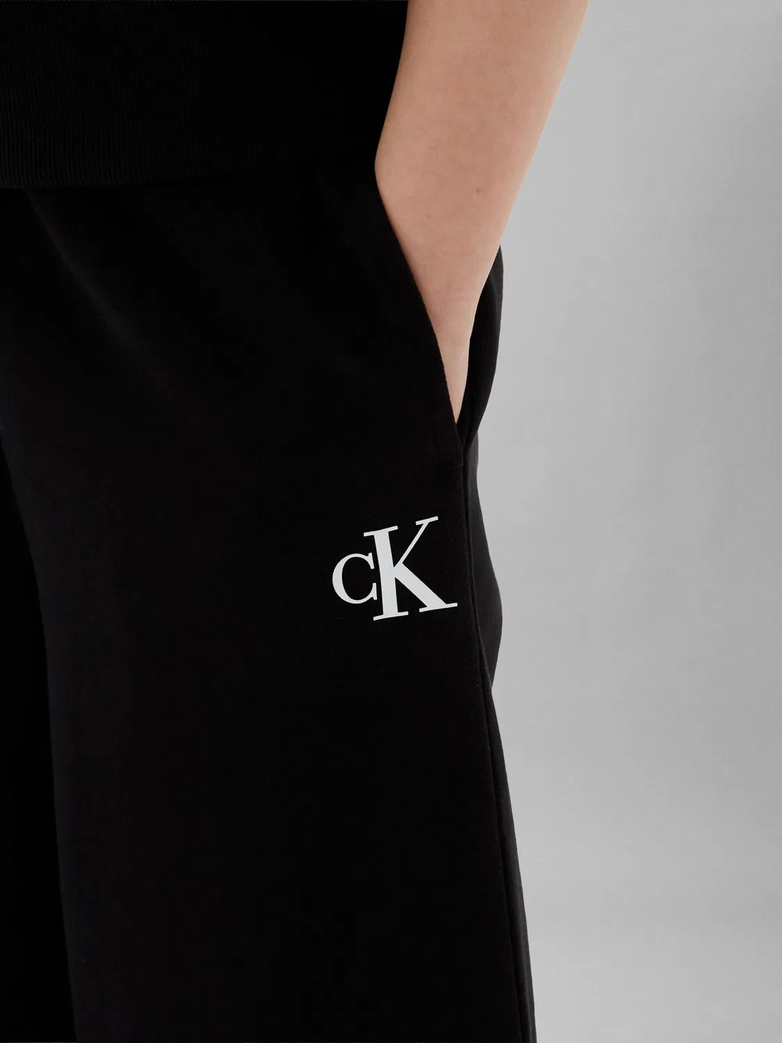 Джоггеры широкие Calvin Klein Jeans, черные — фото 4