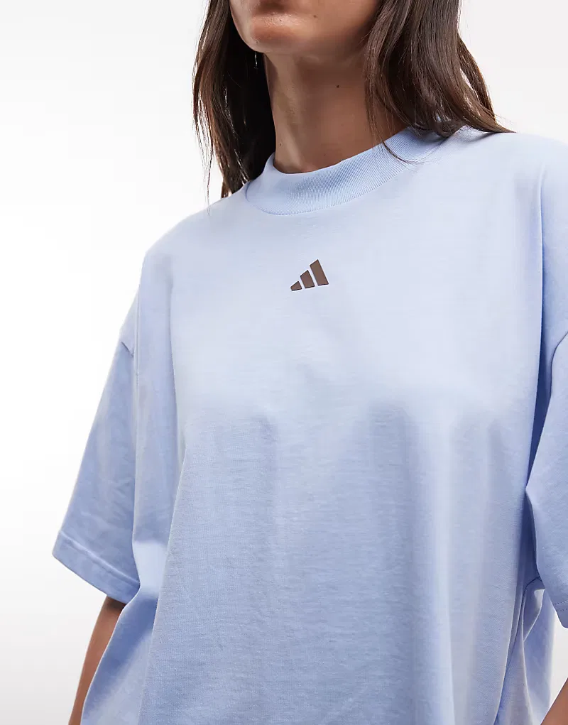 Футболка Adidas Sportswear Three Stripes Studios светло-голубой — фото 4