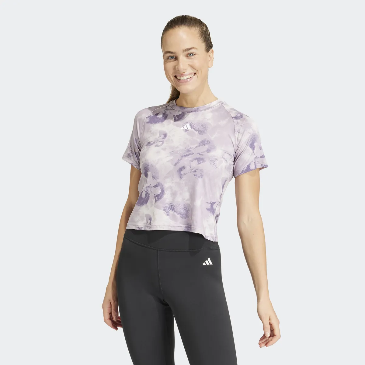 

Футболка adidas Performance "AOP FLOWER TEE", цвет Putmau/Prlofi