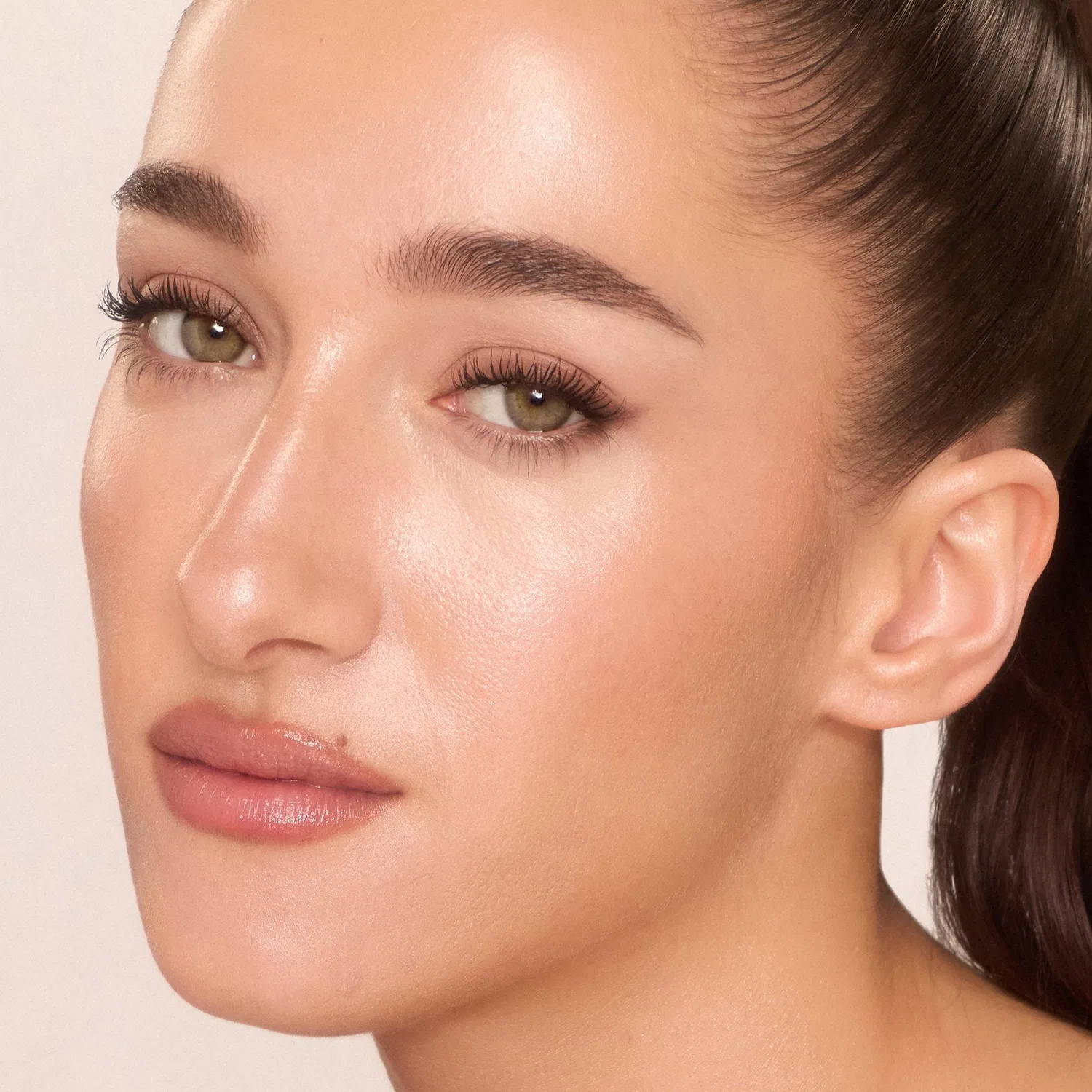 Тональный стик Unreal Skin Sheer Glow Tint Charlotte Tilbury, 4 Fair — фото 2