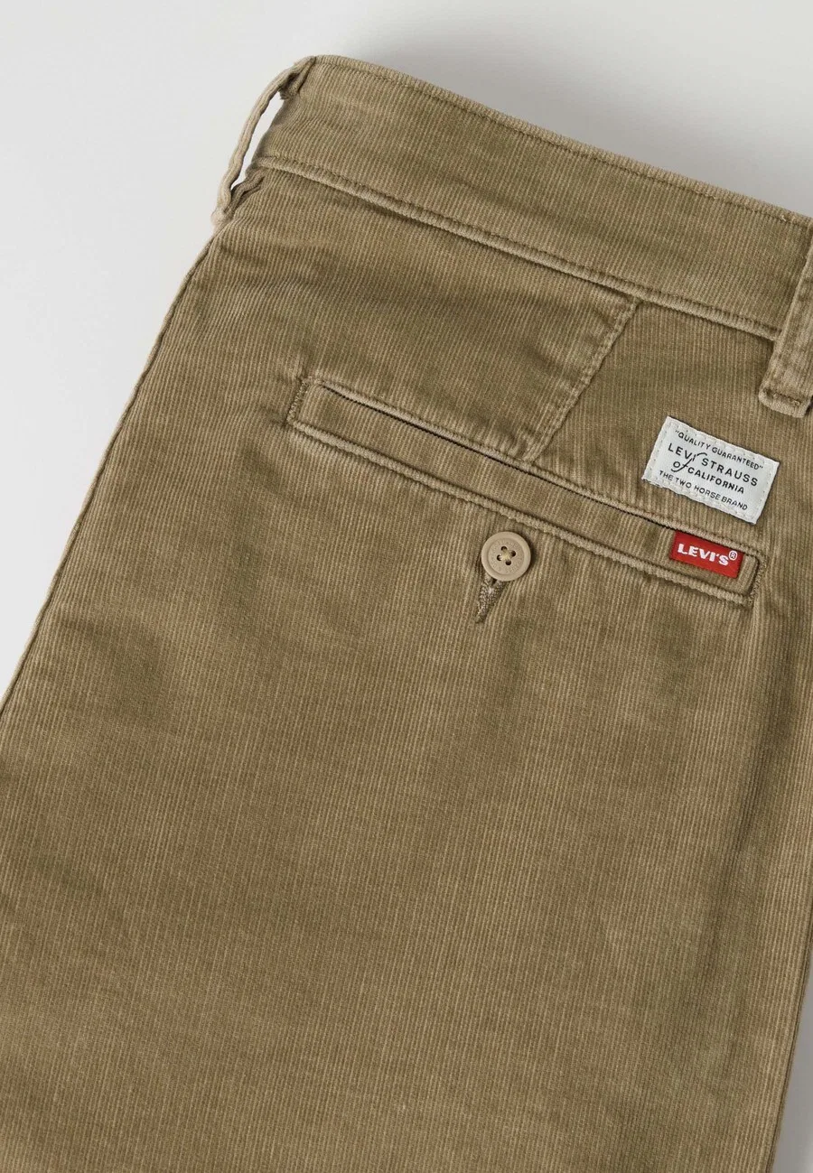 Брюки LEVI'S Regular 'XX CHINO STD II' оливкового цвета — фото 2