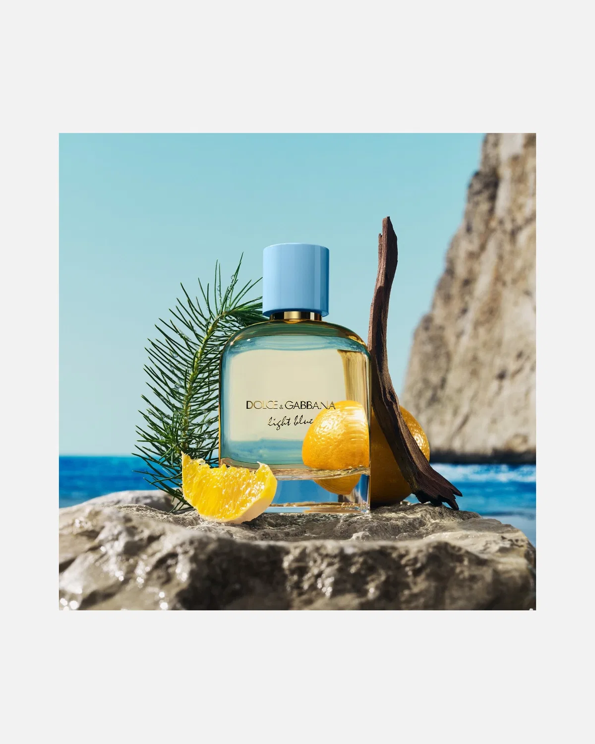 Парфюмированная вода светло-голубого цвета для мужчин Dolce&Gabbana, 200 Ml — фото 3