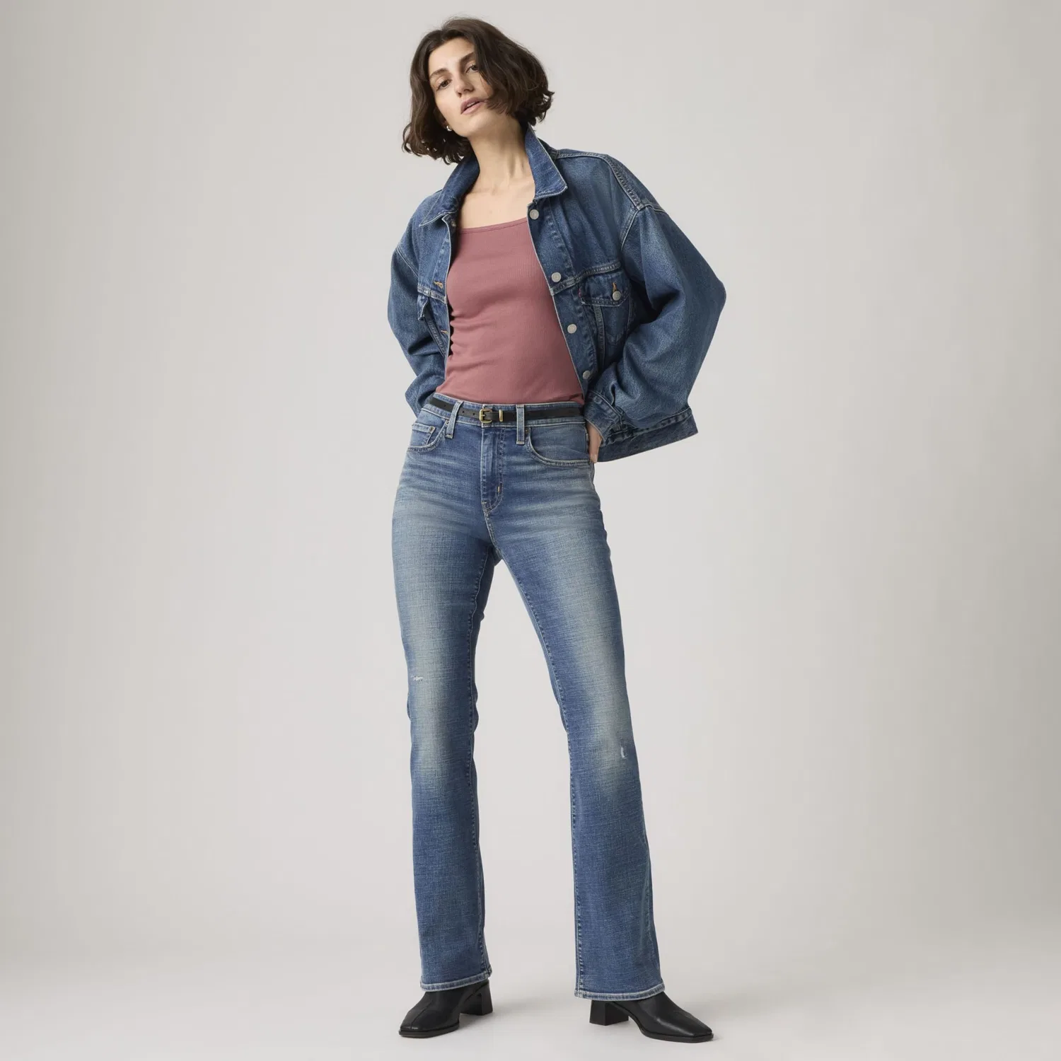 Женские джинсы с высокой посадкой и клешем от колена Levi's, Duck Out — фото 4