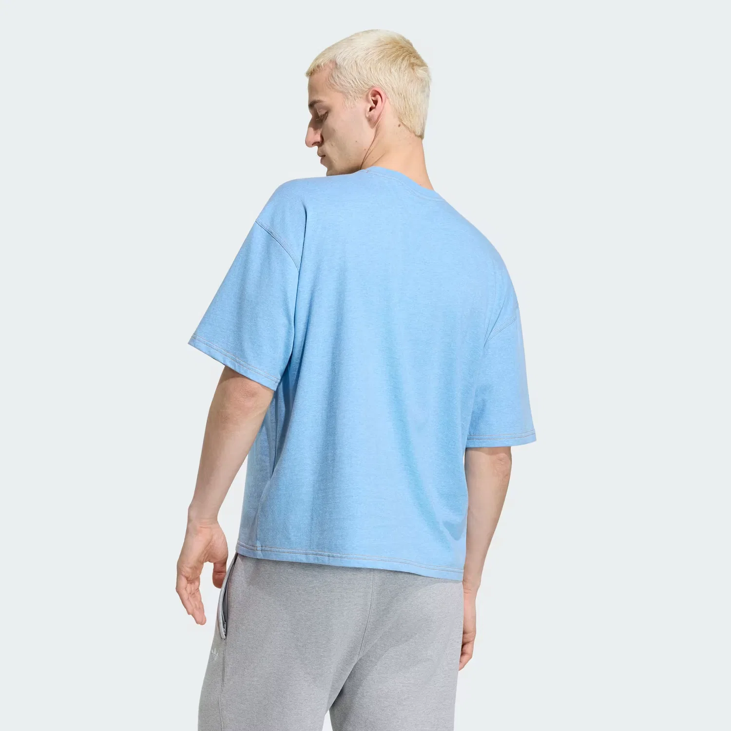 Мужская футболка свободного кроя укороченная Trefoil Essentials Melange Adidas Originals, светло-голубой меланж — фото 3