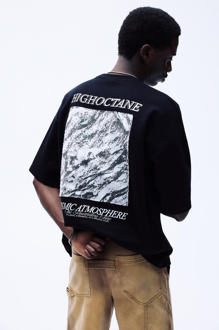 

Футболка с космической атмосферой Pull And Bear, черный