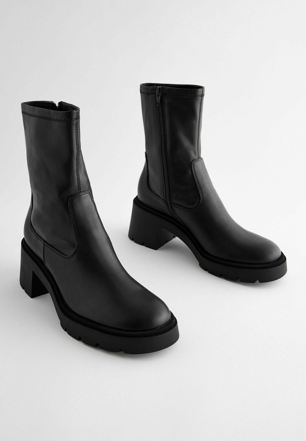 Ботильоны на платформе FOREVER COMFORT CHUNKY Next, черный
