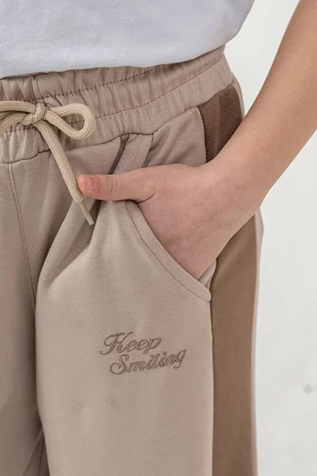Детские спортивные штаны для девочек с вышивкой Keep Smiling Mışıl Kids, Light Beige — фото 4