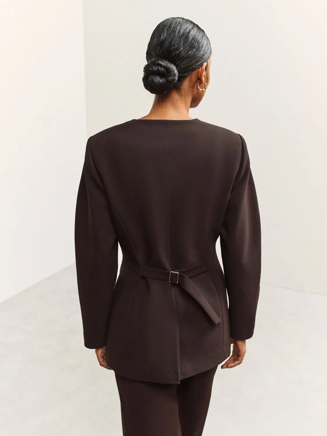 Блейзер без воротника с V-образным вырезом, Chocolate Brown Next — фото 4