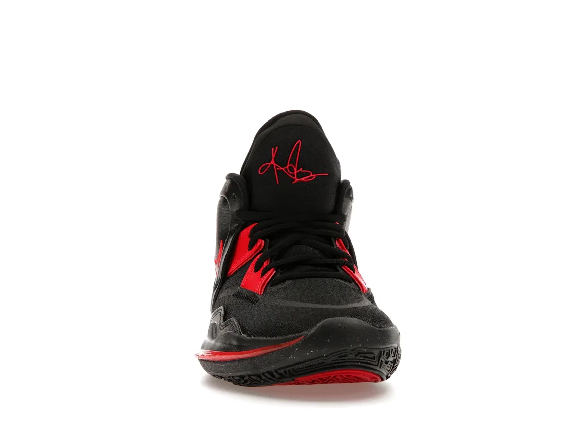 Детские кроссовки для баскетбола Nike Kyrie Infinity Nike, Black/University Red/Dark Smoke Grey — фото 2