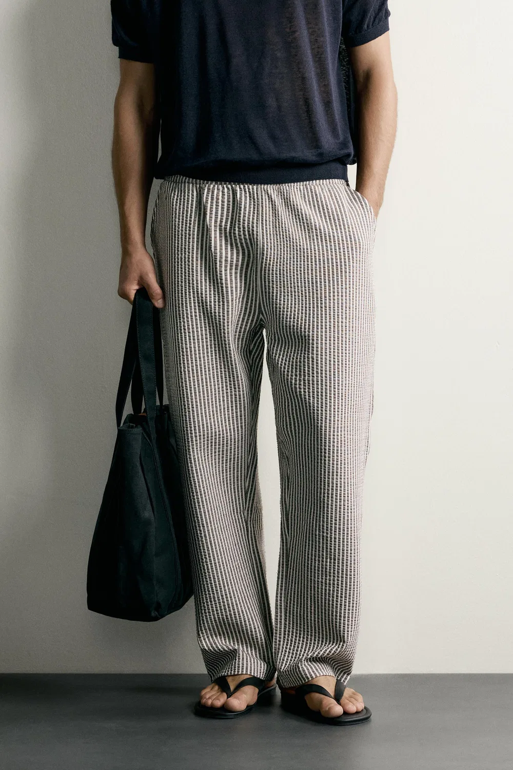 Брюки свободного кроя из контрастной ткани сирсакер. ZARA, Ecru/Navy — фото 2