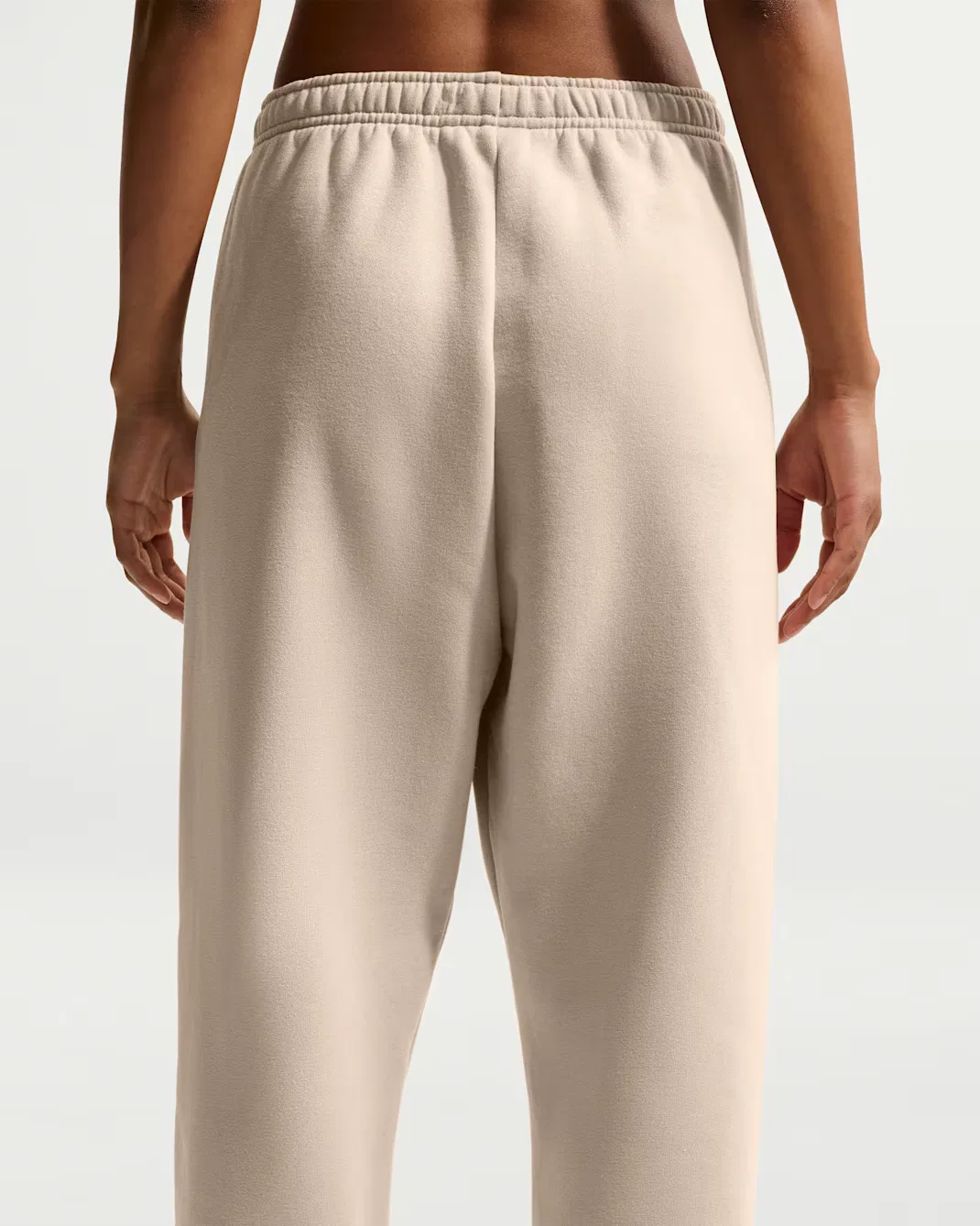 Женские брюки с высокой посадкой, свободного кроя и манжетами Nike Studio Fleece Medium Weight, Cream II/Sail — фото 3