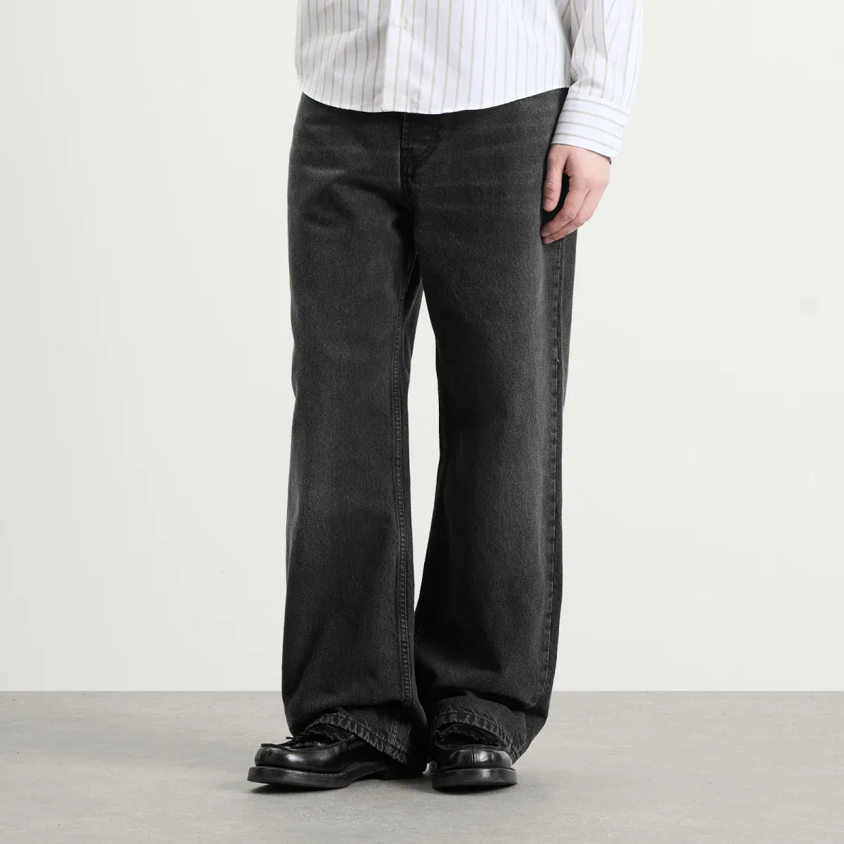Джинсы свободного кроя Large Fit Jeans Ami Paris, Noir Used — фото 2