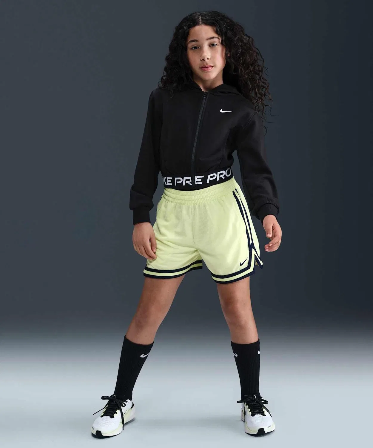 Детская худи для девочек с длинным рукавомNike Pro Fleece Dri-FIT, Black — фото 4