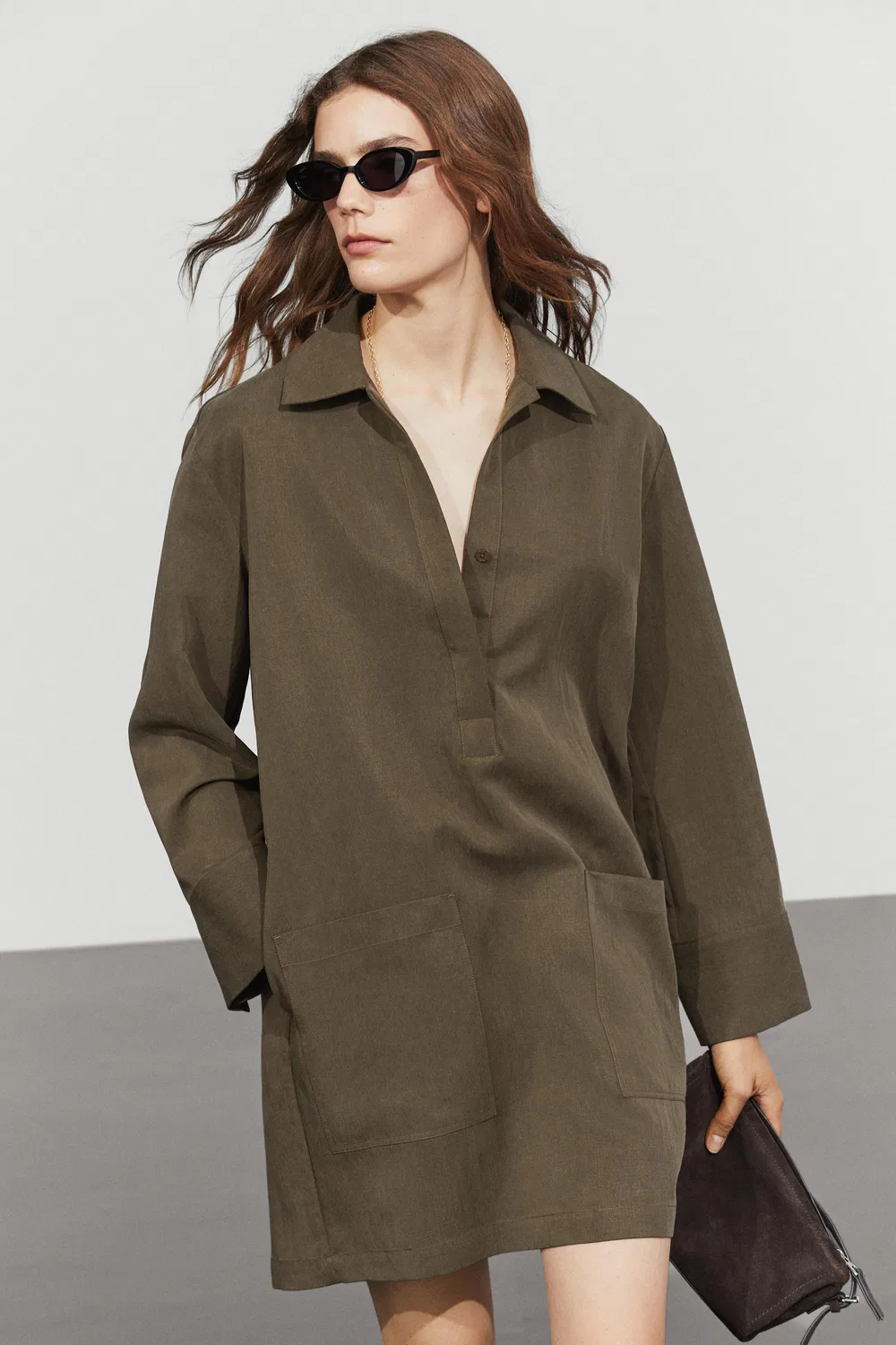 Платье-рубашка Massimo Dutti, короткое, с карманами, хаки — фото 2