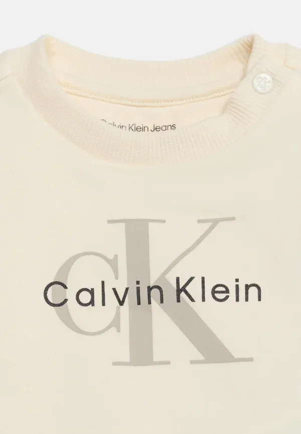 Комплект унисекс с монологом - толстовка Calvin Klein Jeans, цвет tofu — фото 4