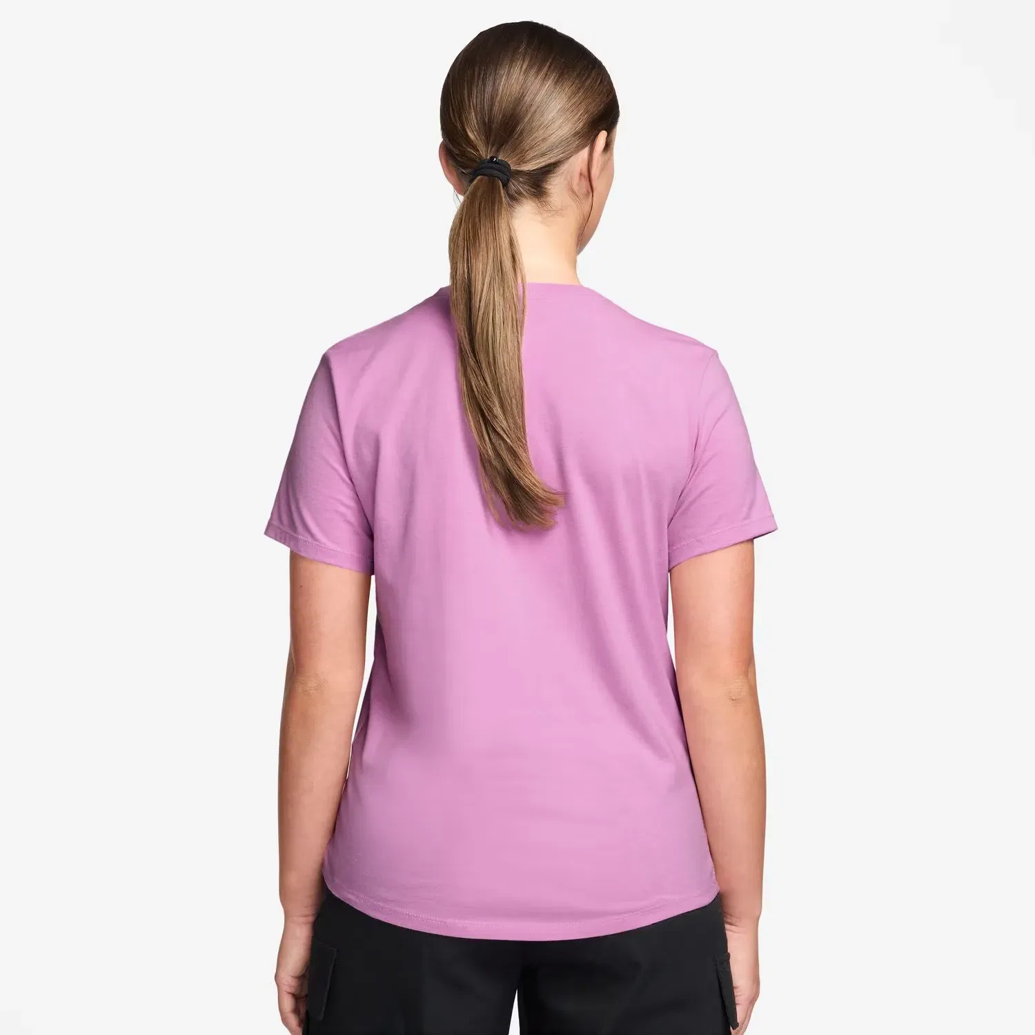 Женская футболка с принтом Sportswear Club Essentials Nike, Purple — фото 2
