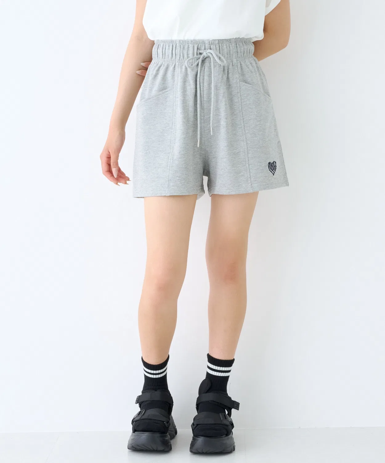 Детские шорты с принтом Chill Easy Cut LOVETOXIC, Top Grey — фото 2