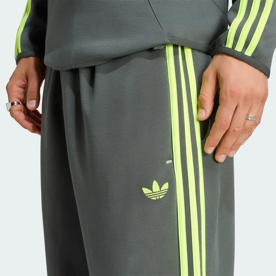 Свободные брюки Teamgeist 26 цвета лайм, темно-зеленый ADIDAS ORIGINALS — фото 3