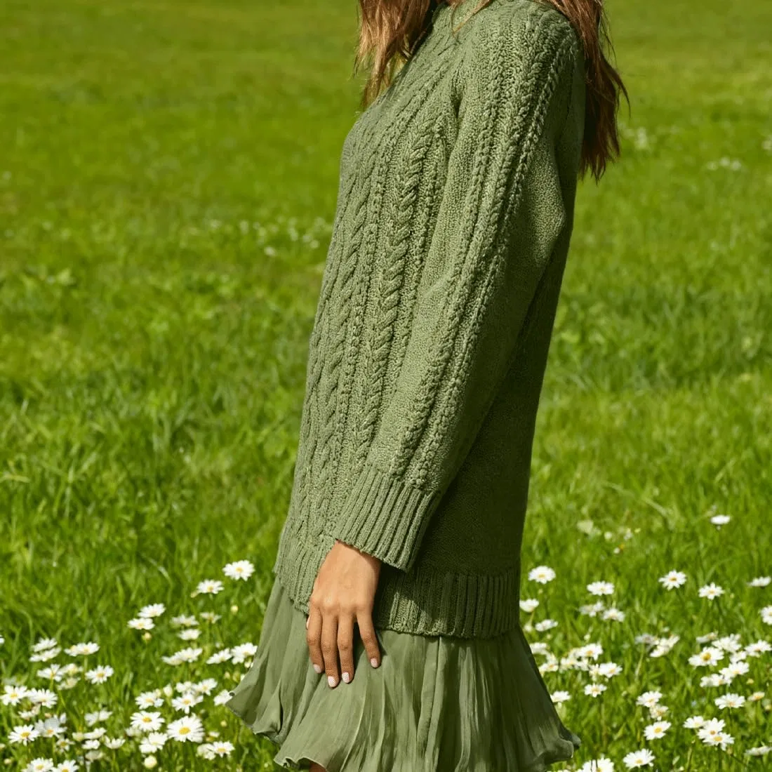 Женское платье-свитер с воротником-хомутом, с косами, модель Pleated Patchwork, армейский зелёный — фото 2