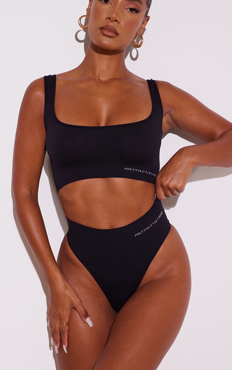 

PrettyLittleThing Черные бесшовные стринги с высокой талией