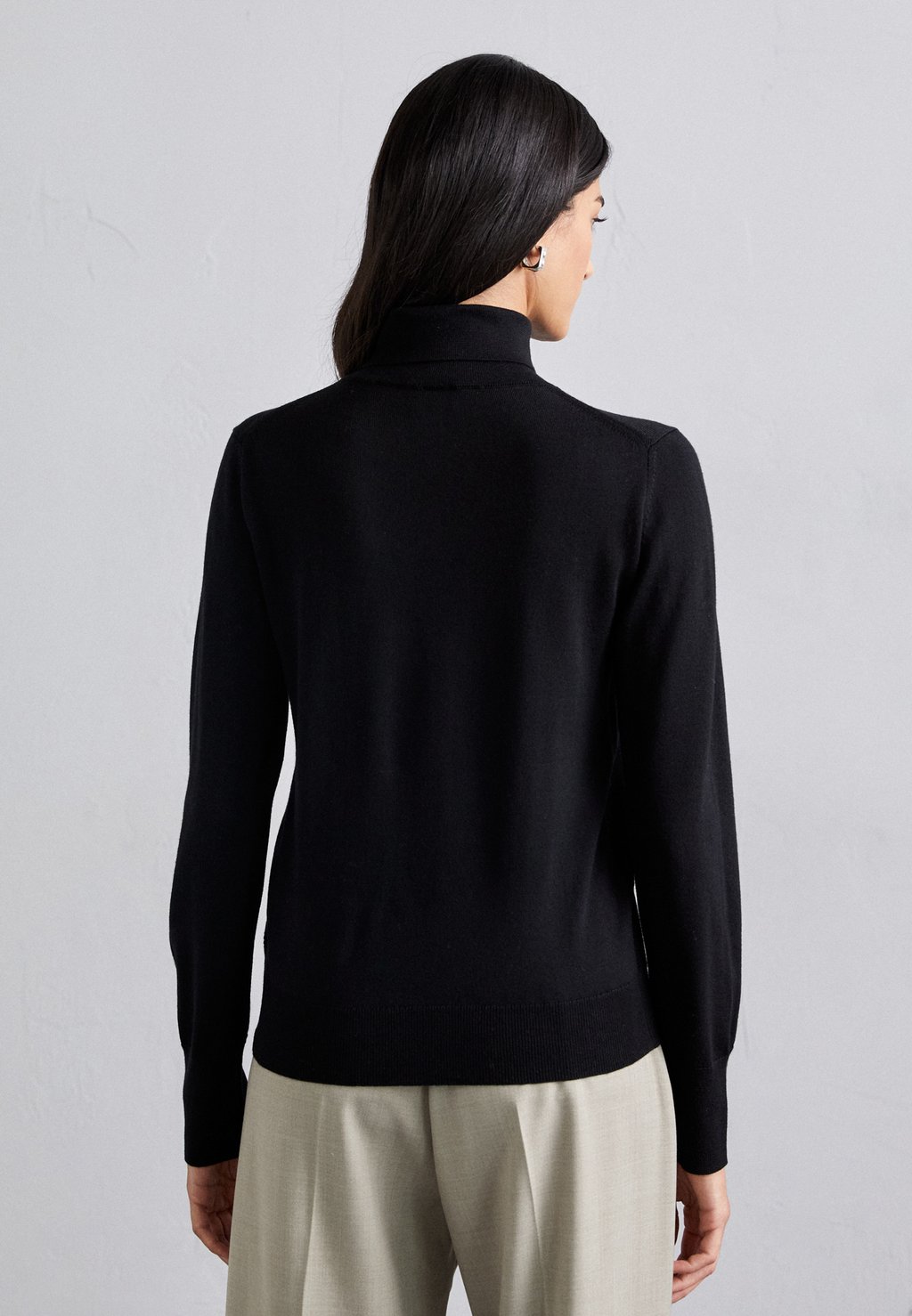 

Джемпер TURTLE NECK Filippa K, черный