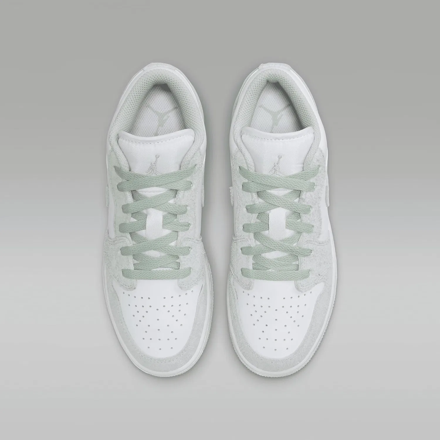 Детские кроссовки для мальчиков с кроссовками Air Jordan 1 Low Se Big Kids Shoes NIKE, White Seafoam Vela — фото 4