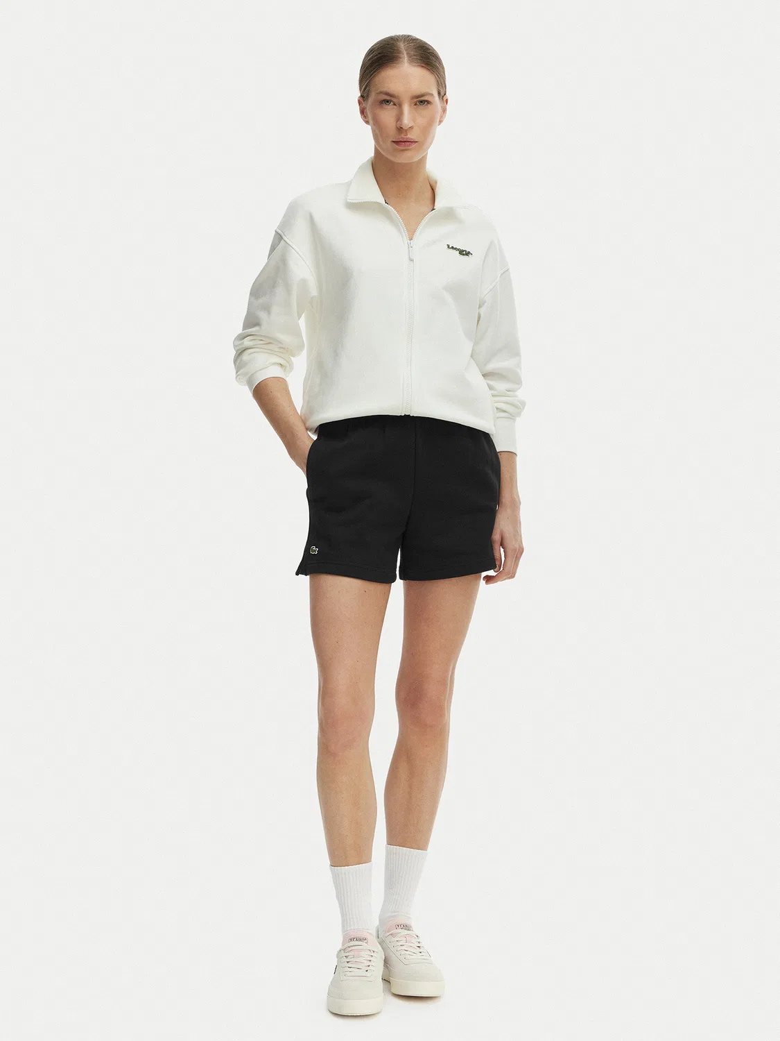 Женские спортивные шорты стандартного кроя Lacoste, черный — фото 2