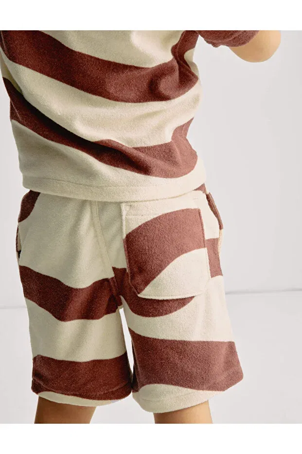Детский комплект для мальчиков с принтом Pure Cotton Blend Wave Print Shirt And Shorts Set Marks & Spencer, Brown — фото 3