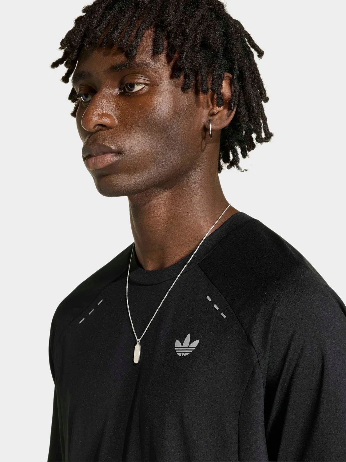Футболка Tech Trefoil Essentials adidas originals, черный — фото 4