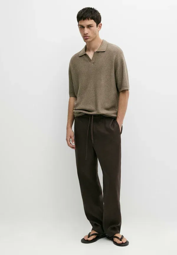 Футболка с V-образным вырезом Polo shirt Massimo Dutti, khaki, хаки — фото 2