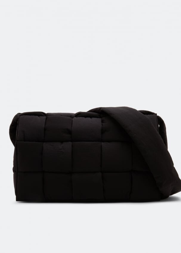 

Сумка BOTTEGA VENETA Padded Tech Cassette bag , черный