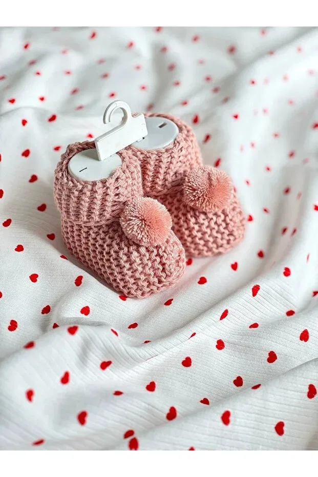 Детские пинетки для новорожденных трикотажные Knitted baby booties newborn gift dried rose Betsy Studio, Rose Dry