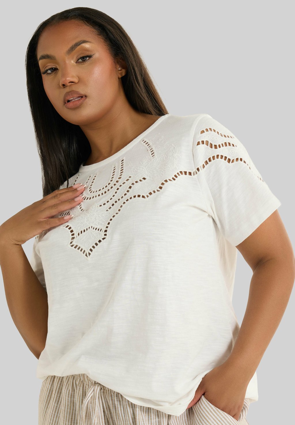 

Футболка с принтом CROCHET TRIM Yours Clothing, белый