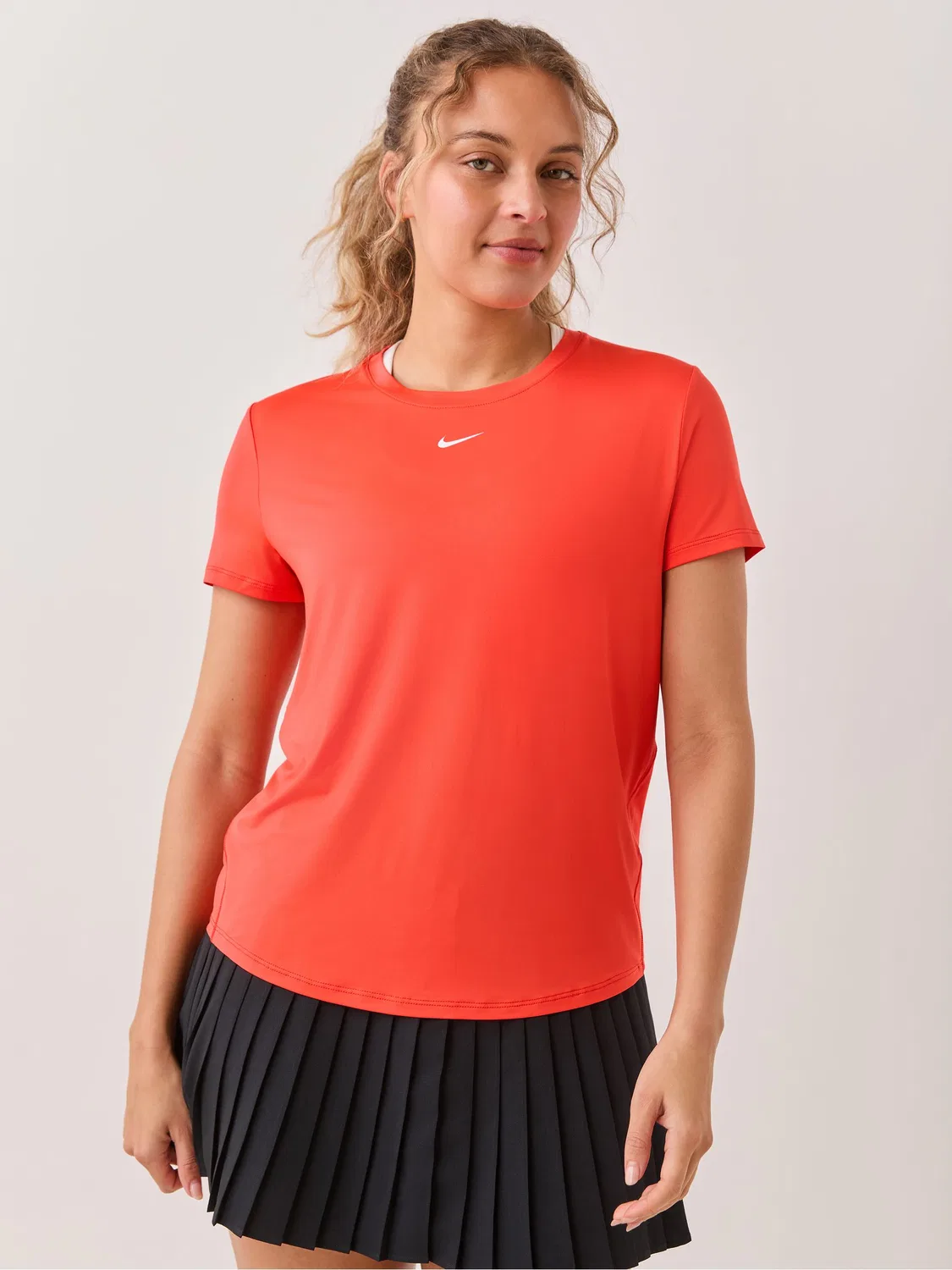 Футболка классическая Nike One Dri-FIT, красный