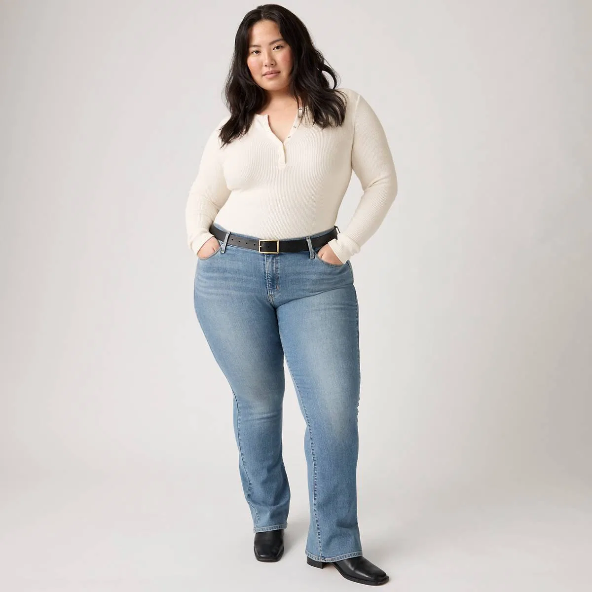 Классические женские джинсы-клеш (большие размеры) Levi's, Camp Denim Plus - Medium Wash