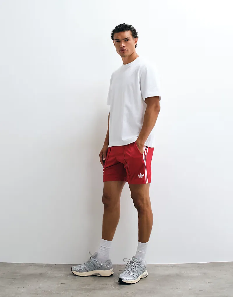 Футбольные шорты Adidas "Ливерпуль" выездной сезон 26/27, красный — фото 2