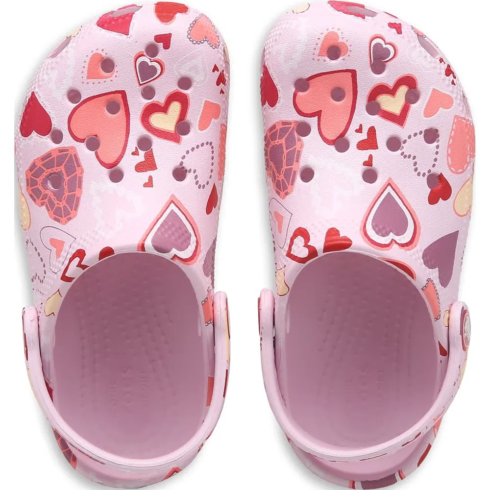 Детские классические сабо с графическим рисунком Crocs, Pink Heart Multi — фото 4